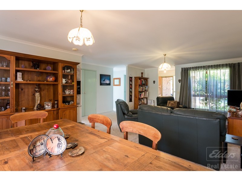 1/9 Hakea Avenue, Maleny QLD 4552