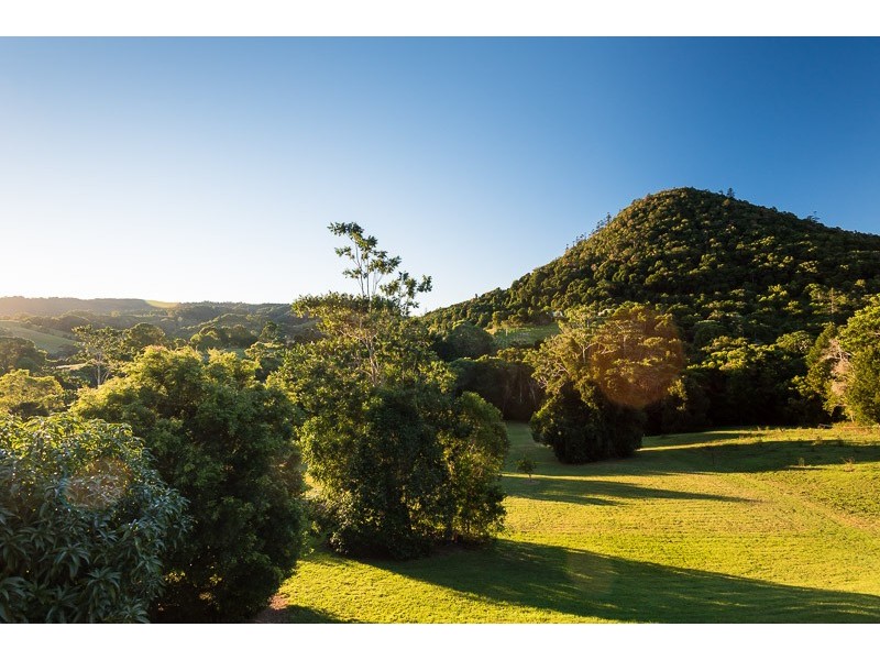 64 Binalong Road, Pinbarren QLD 4568
