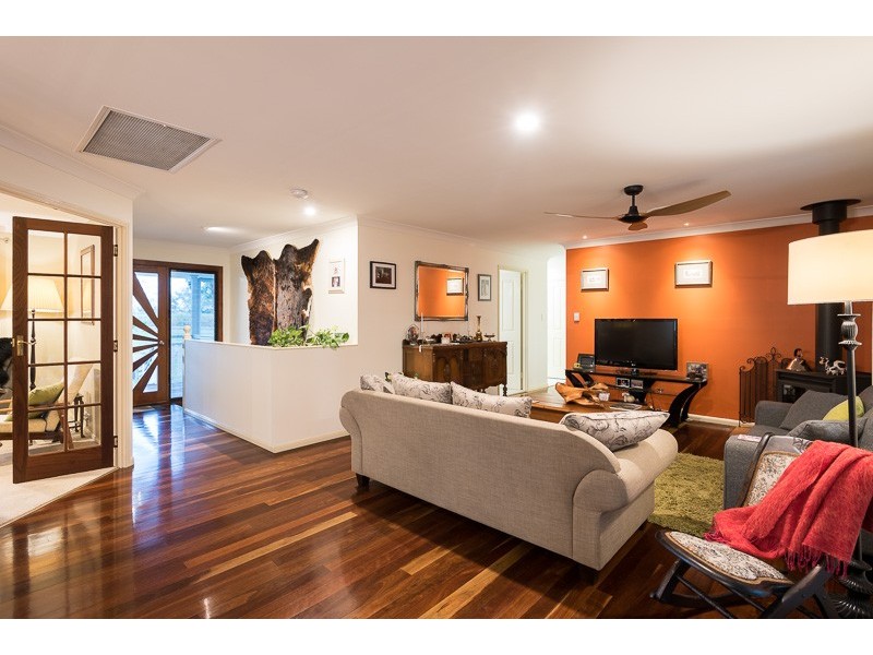 3 Upper Rosemount Road, Rosemount QLD 4560