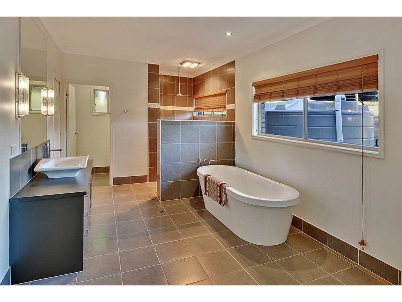 245 Commissioners Flat Road, Peachester QLD 4519