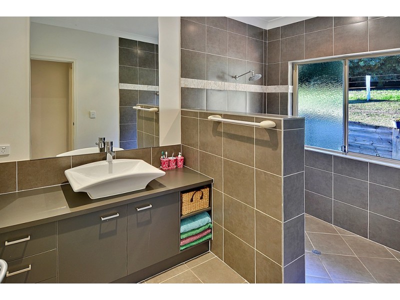 245 Commissioners Flat Road, Peachester QLD 4519