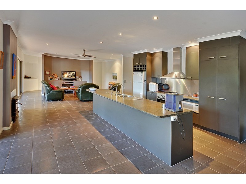 245 Commissioners Flat Road, Peachester QLD 4519