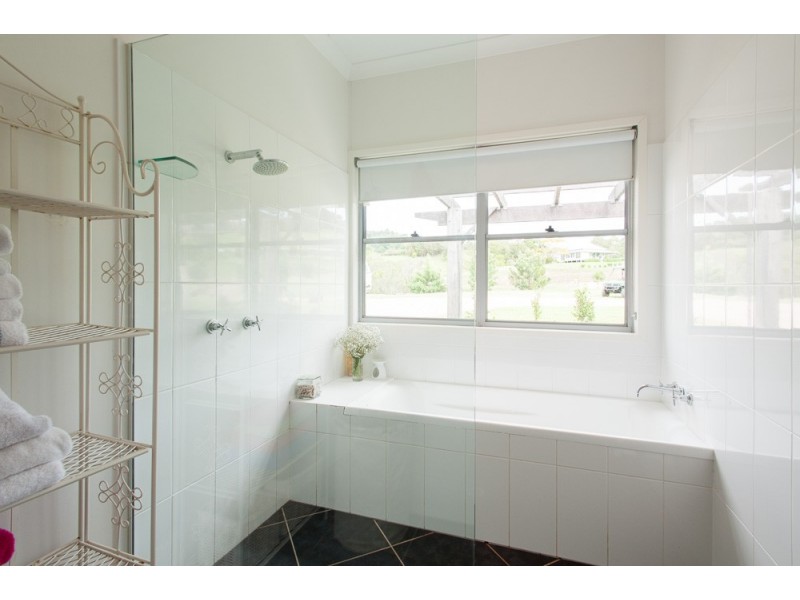 440 Dulong Road, Dulong QLD 4560