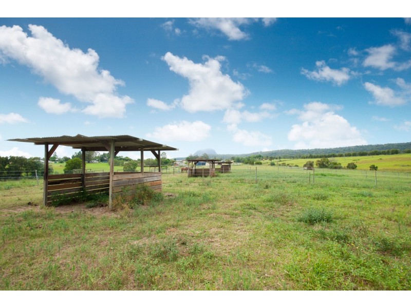 126 YEATES ROAD, Beerwah QLD 4519