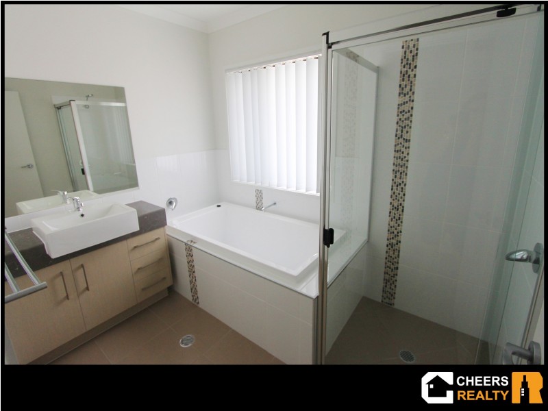 1 Numalia Lane, Boyne Island QLD 4680