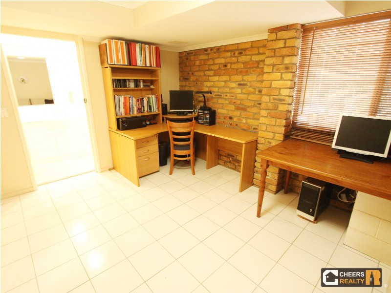 27 Norman Street, Fig Tree Pocket QLD 4069