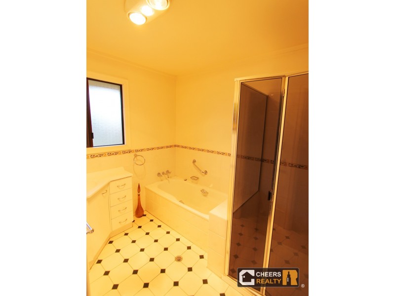 17 Cremin St, Upper Mount Gravatt QLD 4122