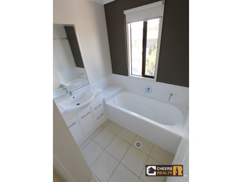 6 Hira Cl, Calamvale QLD 4116