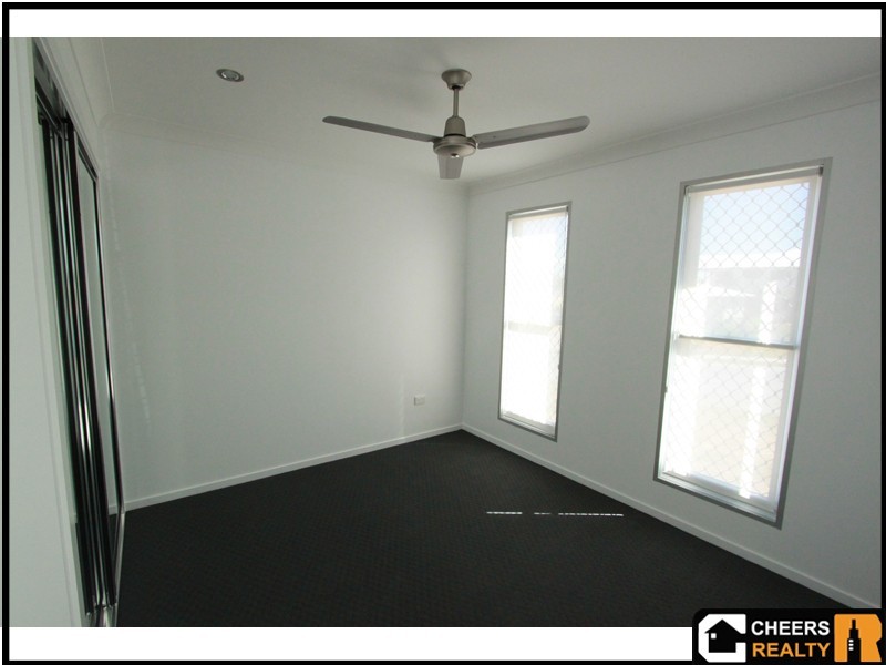 44 Daintree Blvd, New Auckland QLD 4680