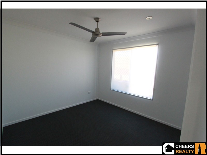 44 Daintree Blvd, New Auckland QLD 4680