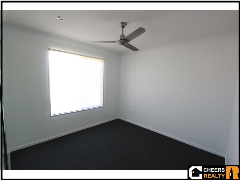 44 Daintree Blvd, New Auckland QLD 4680