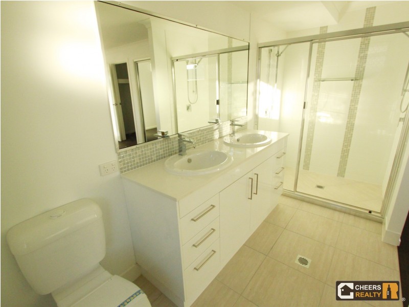 31 Boonderee Place, New Auckland QLD 4680