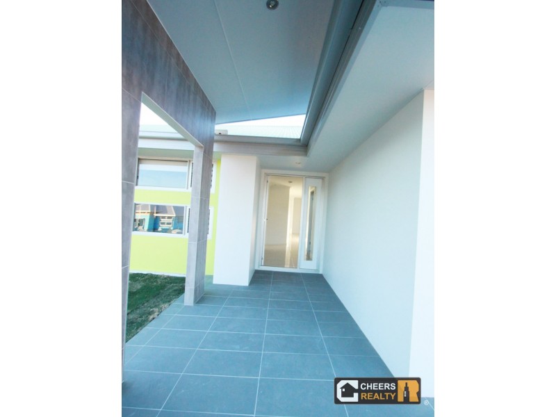 31 Boonderee Place, New Auckland QLD 4680