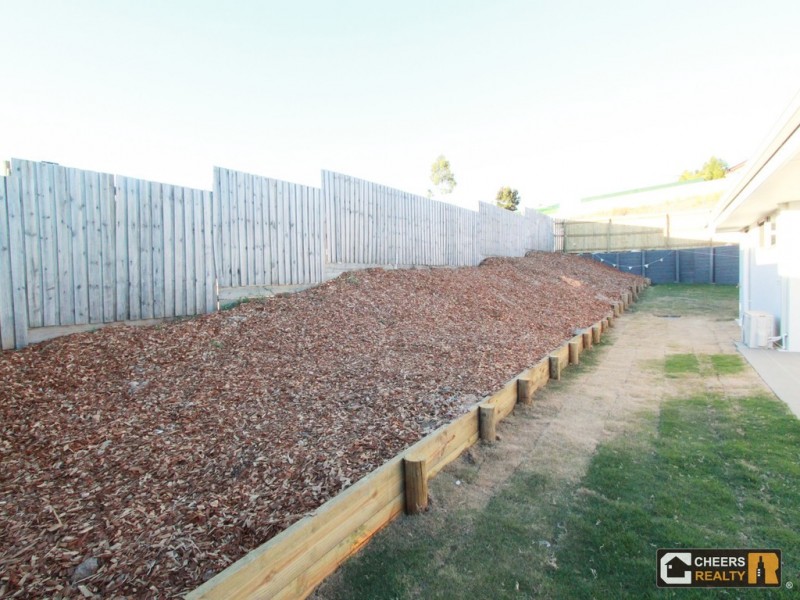 31 Boonderee Place, New Auckland QLD 4680