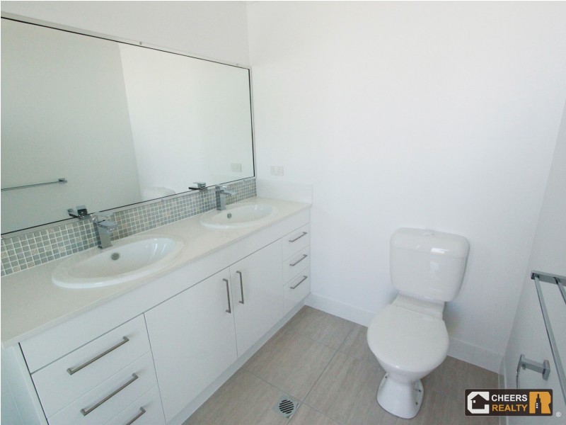 69 Daintree Blvd, New Auckland QLD 4680