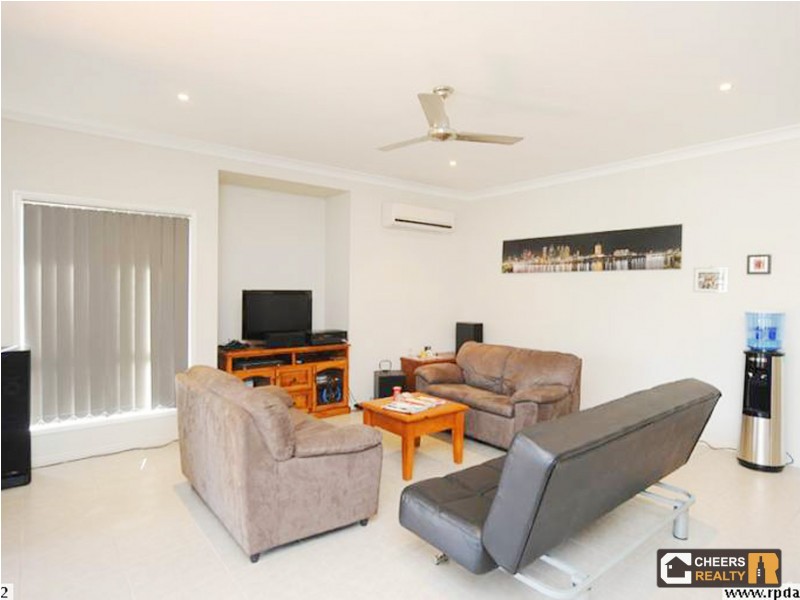 19 Larcom Rise, West Gladstone QLD 4680