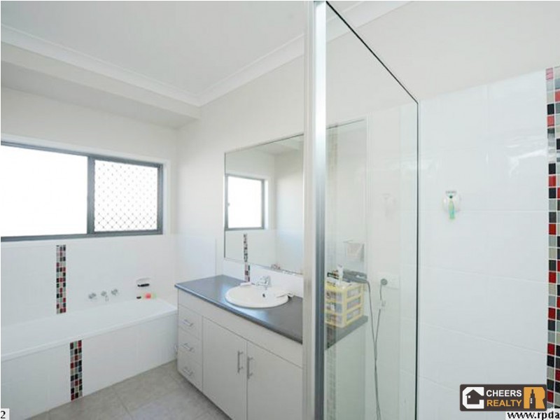 19 Larcom Rise, West Gladstone QLD 4680