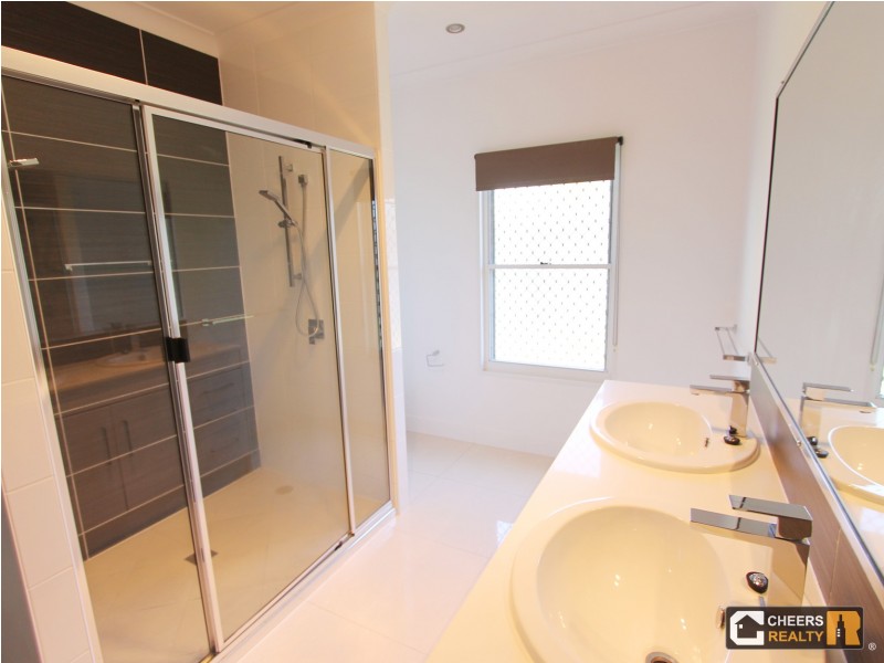 24 Bauhinia St, Boyne Island QLD 4680