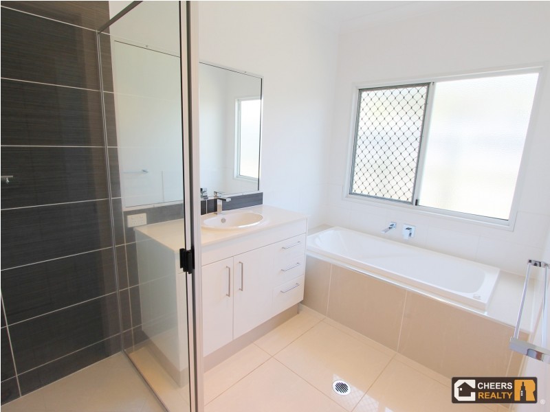 24 Bauhinia St, Boyne Island QLD 4680