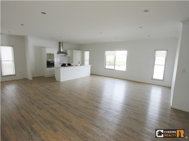 6 Carnarvon Parade, New Auckland QLD 4680