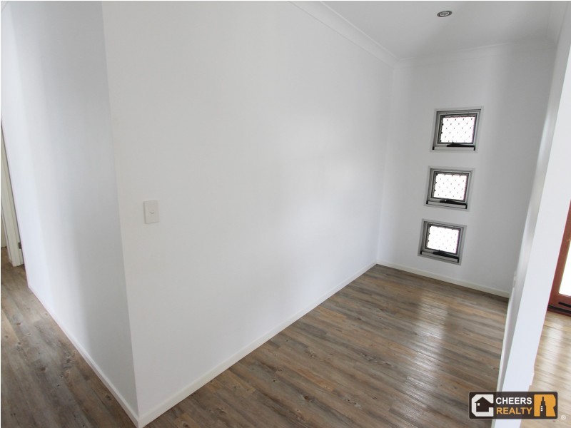 6 Carnarvon Parade, New Auckland QLD 4680