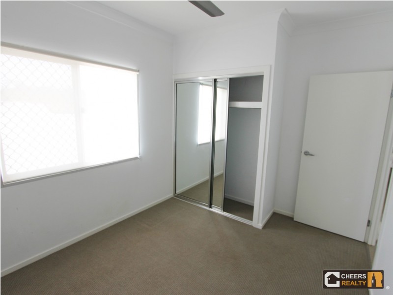 6 Carnarvon Parade, New Auckland QLD 4680