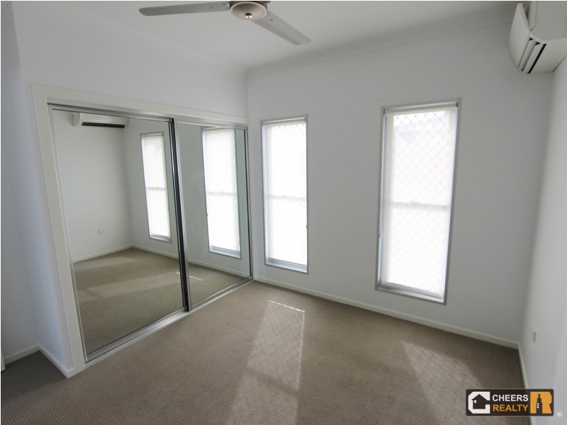 6 Carnarvon Parade, New Auckland QLD 4680