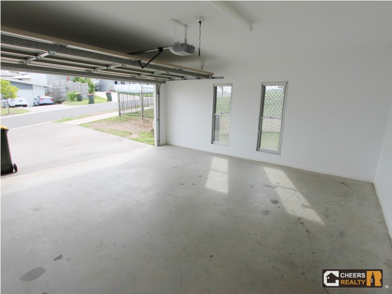 6 Carnarvon Parade, New Auckland QLD 4680