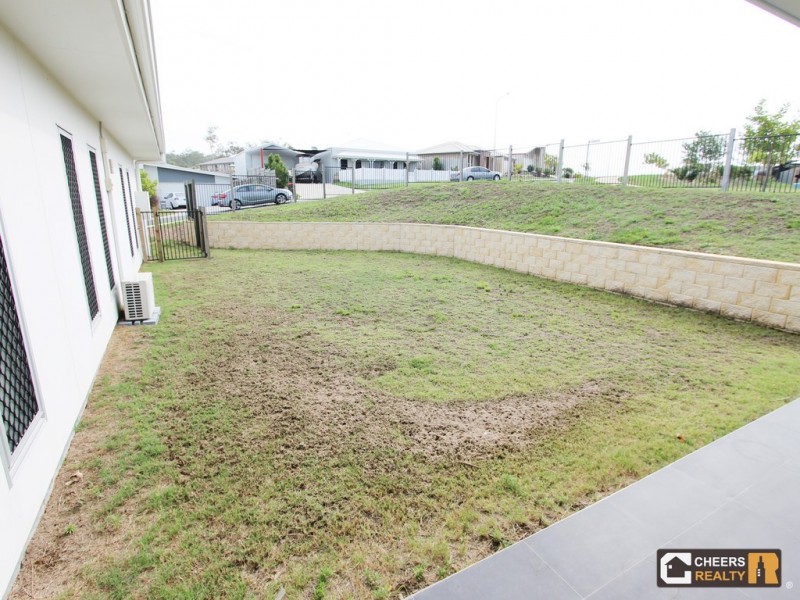 6 Carnarvon Parade, New Auckland QLD 4680