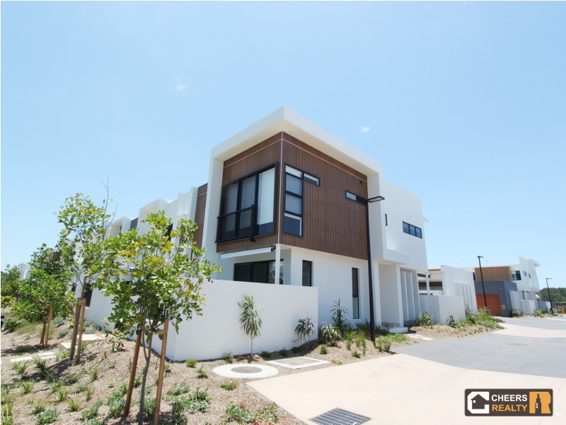 2 Mayfair Lane, Hope Island QLD 4212