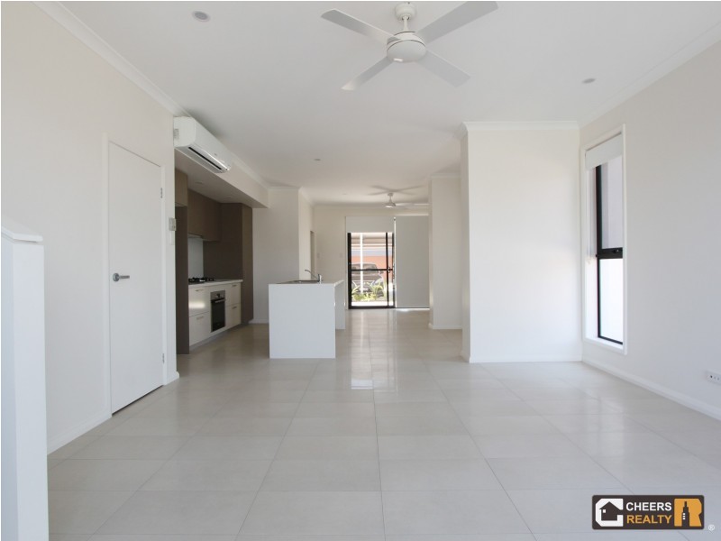 2 Mayfair Lane, Hope Island QLD 4212