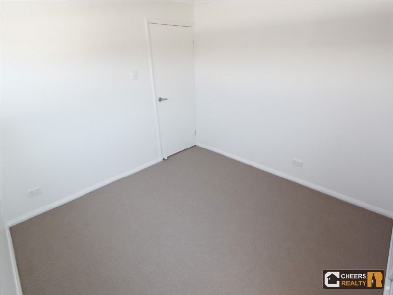 2 Mayfair Lane, Hope Island QLD 4212