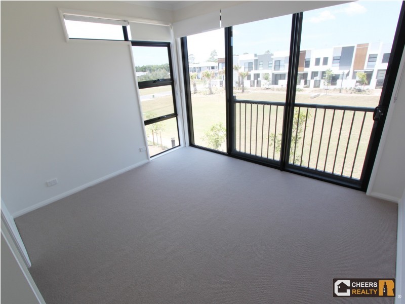 2 Mayfair Lane, Hope Island QLD 4212