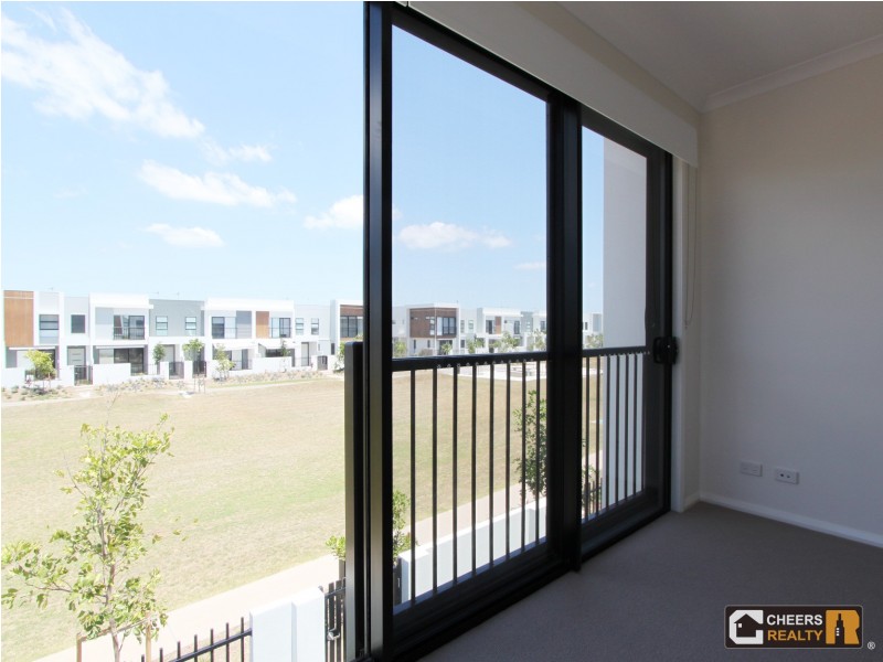 2 Mayfair Lane, Hope Island QLD 4212