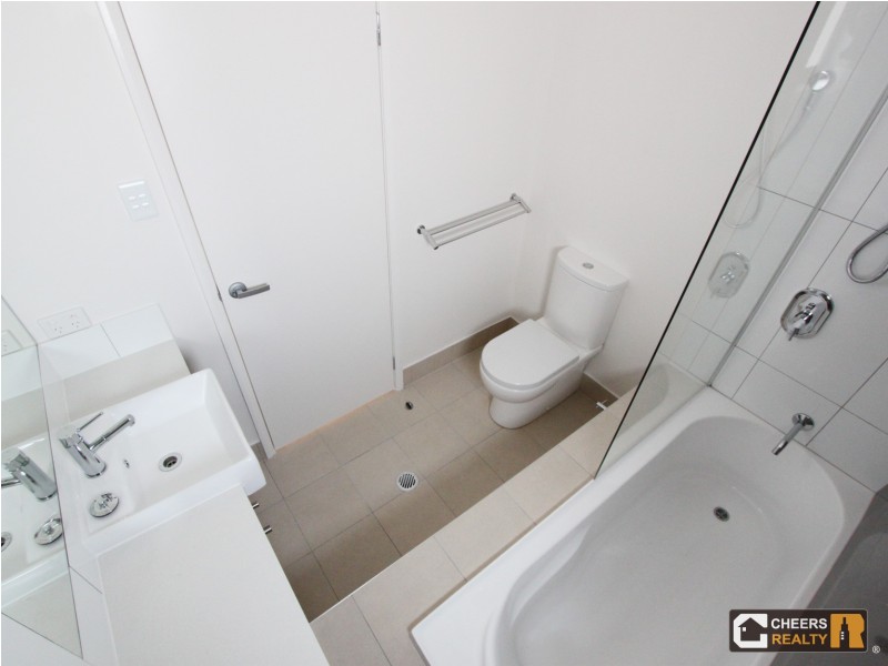 2 Mayfair Lane, Hope Island QLD 4212