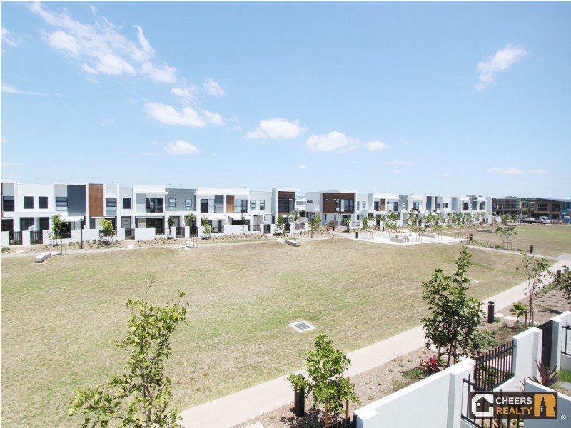 2 Mayfair Lane, Hope Island QLD 4212