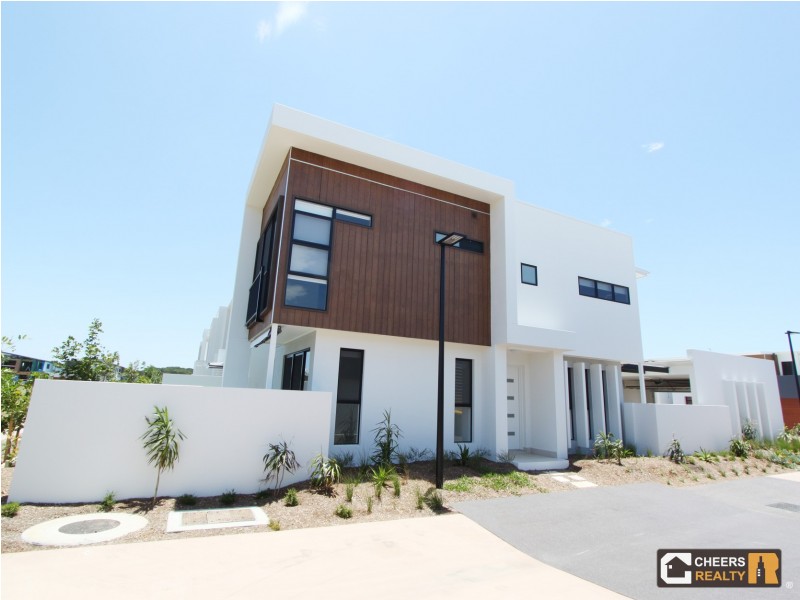 2 Mayfair Lane, Hope Island QLD 4212