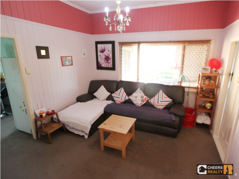 50 Keeling Street (Upstairs), Coopers Plains QLD 4108