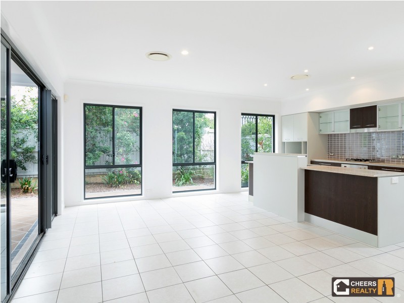 37 Greenway Circuit, Mount Ommaney QLD 4074