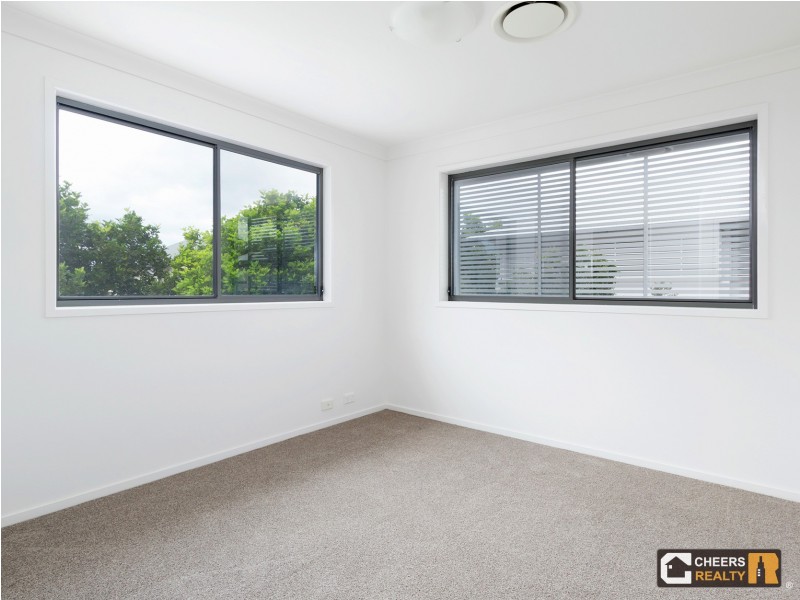 37 Greenway Circuit, Mount Ommaney QLD 4074