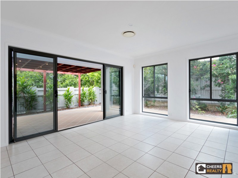 37 Greenway Circuit, Mount Ommaney QLD 4074