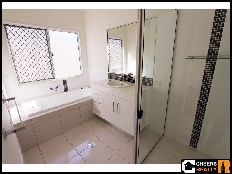 14 Valhalla Street, Clinton QLD 4680