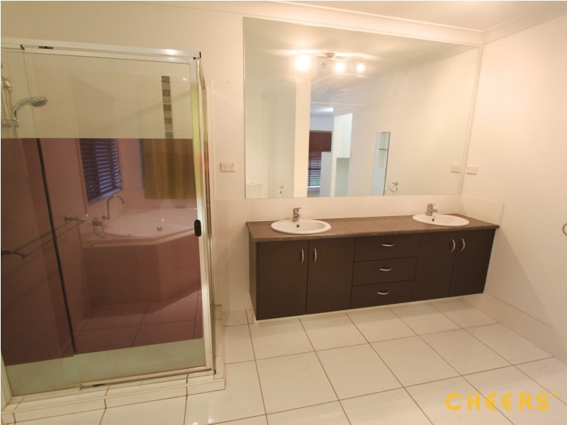 15 May Street, Parkinson QLD 4115