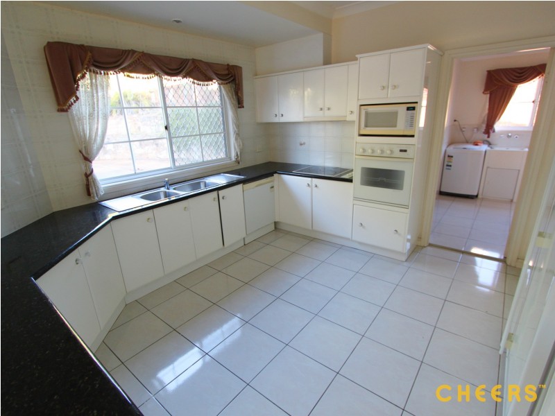 18 Lindfield Circuit, Robertson QLD 4109