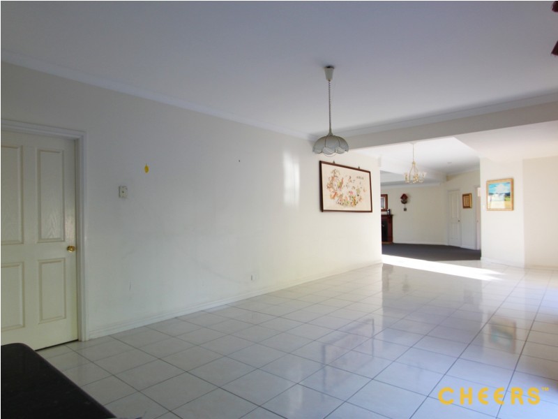 18 Lindfield Circuit, Robertson QLD 4109