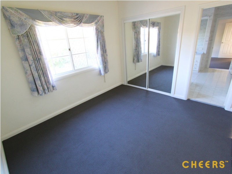 18 Lindfield Circuit, Robertson QLD 4109