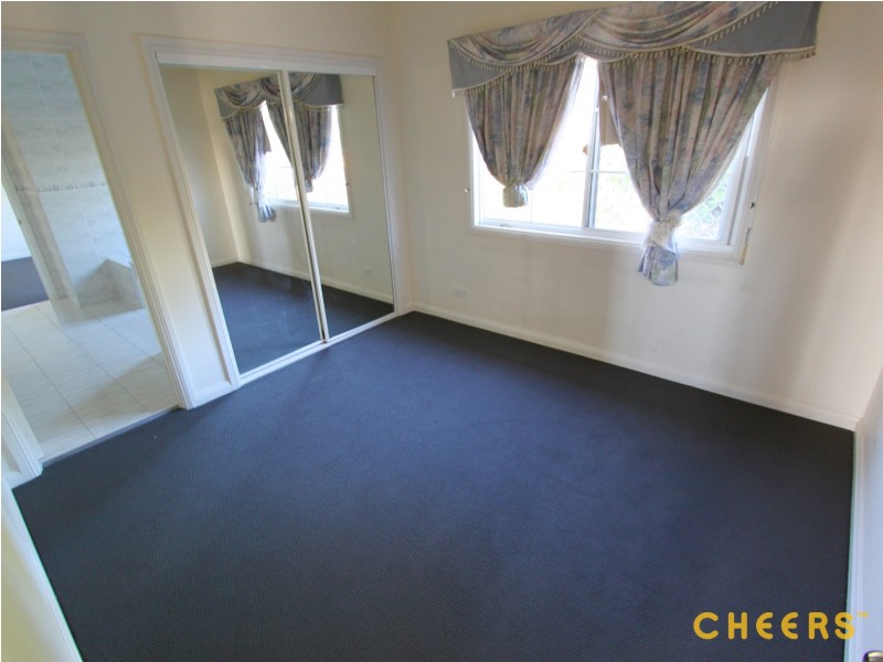 18 Lindfield Circuit, Robertson QLD 4109
