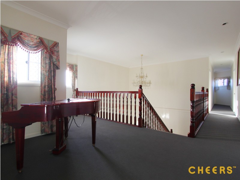 18 Lindfield Circuit, Robertson QLD 4109