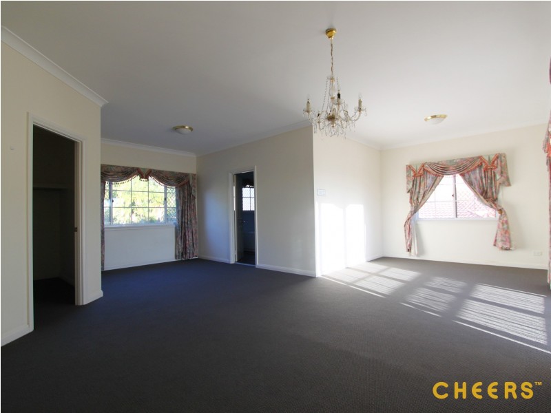 18 Lindfield Circuit, Robertson QLD 4109