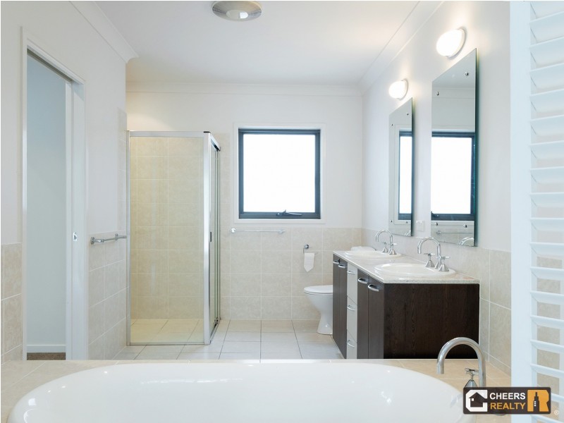 37 Greenway Circuit, Mount Ommaney QLD 4074